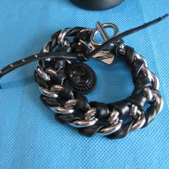 EUC Coach Black Leather Silver Chain Cameo Toggle Bracelet - Picture 7 of 9